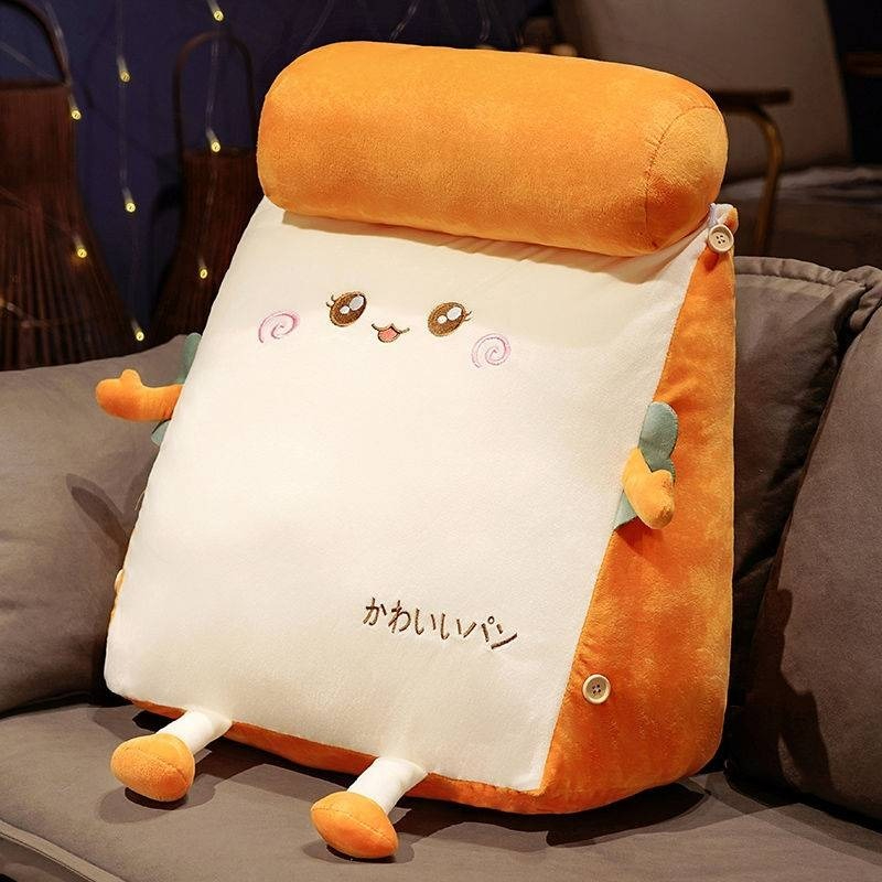 Adorable personnage de pain en peluche offrant du confort, parfait pour une décoration d'intérieur douillette.