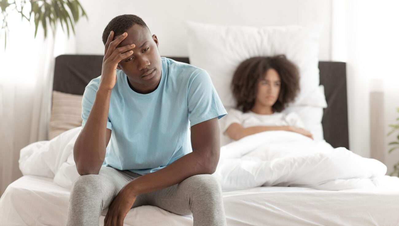 Tensione emotiva negli spazi intimi Disfunzione erettile, potere maschile, litigi, problemi sessuali e di relazione