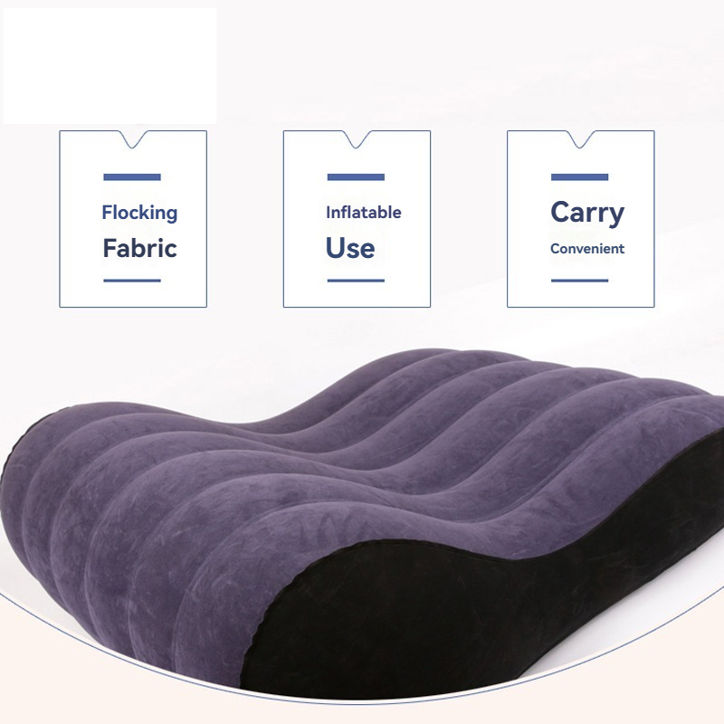 Luxueus paars opblaasbaar loungekussen voor ultiem comfort, perfect voor kamperen en buitenplezier.