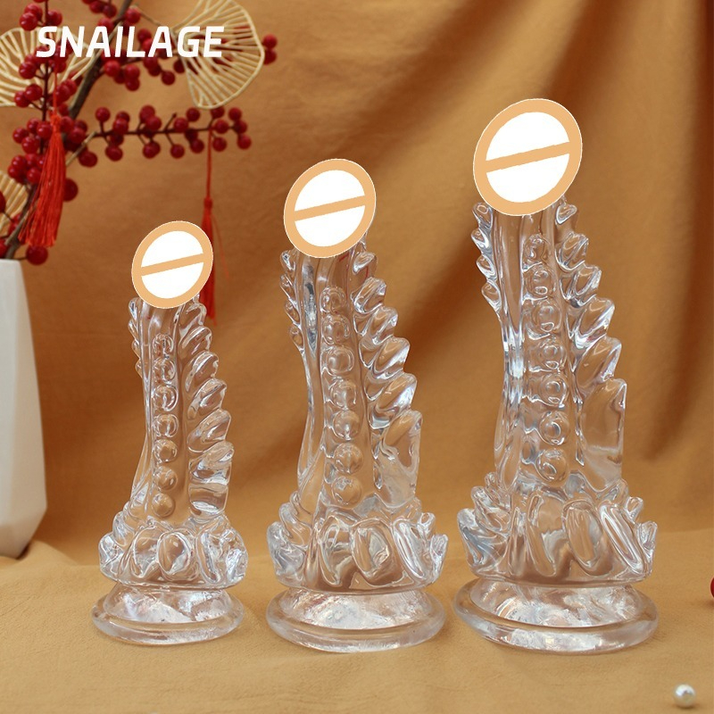 Elegantes esculturas de cristal con diseños curvilíneos, perfectas para la decoración de adultos y la exposición artística.