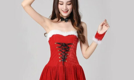 Festivo traje navideño con cuernos de reno, perfecto para las celebraciones navideñas y la diversión lúdica.